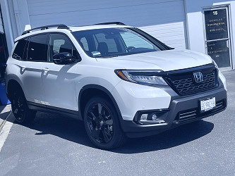 2021 Honda Passport (Platinum White Pearl) — DETAILERSHIP™